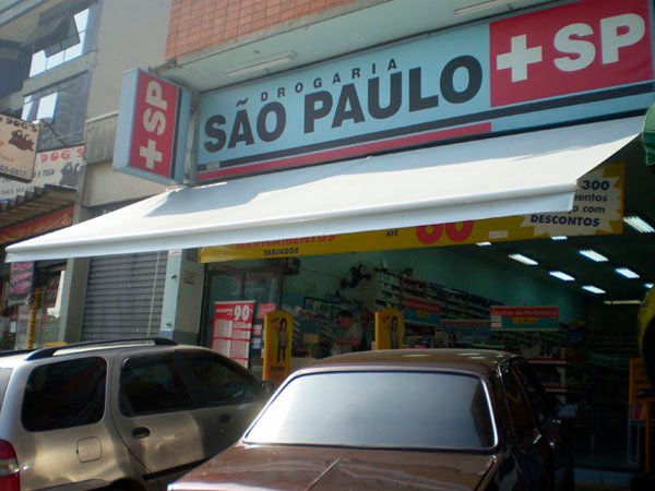 Toldo instalado em residência